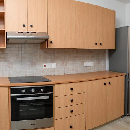 Ollies 3 Bedroom Apartment Larnaca Ngoại thất bức ảnh