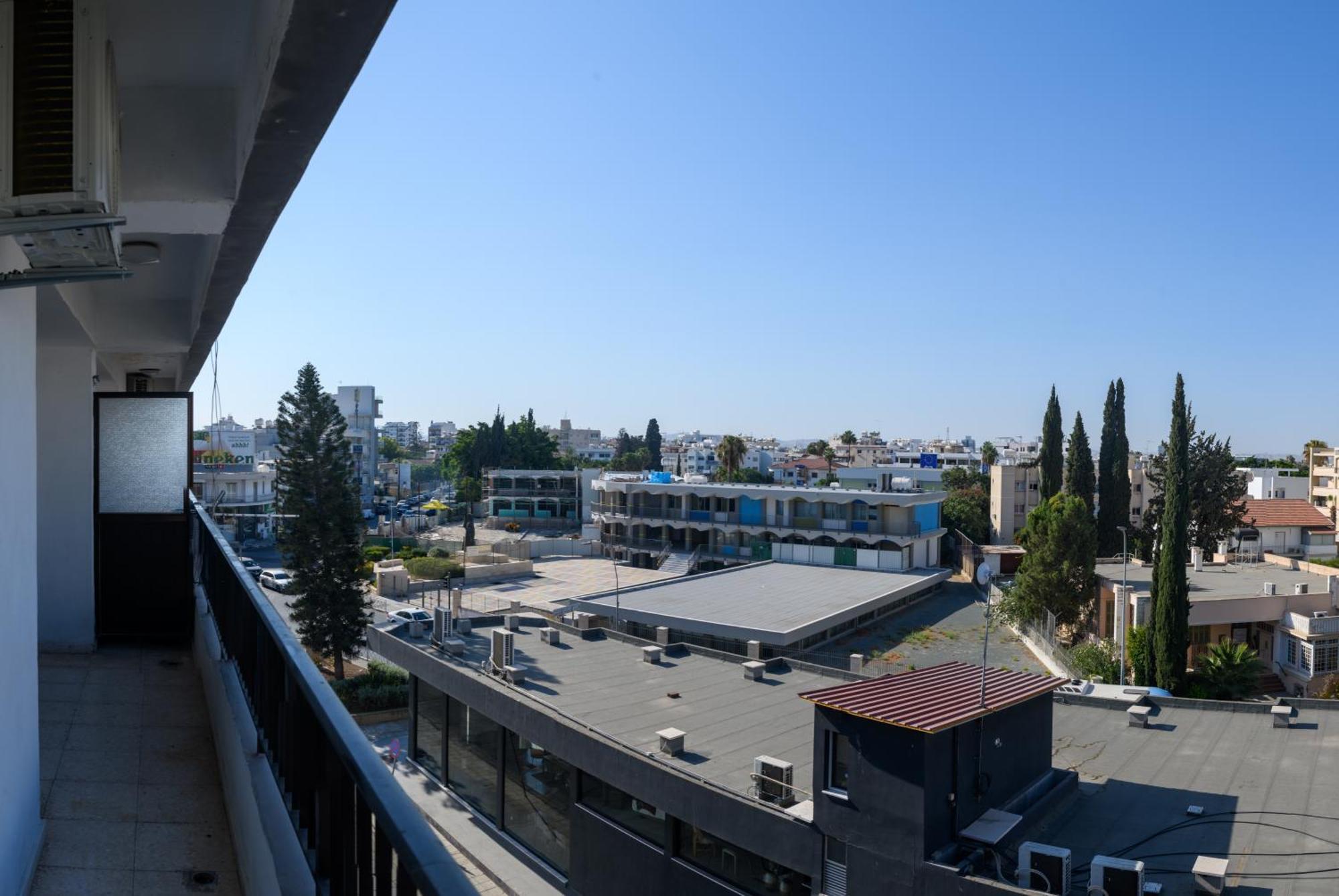 Ollies 3 Bedroom Apartment Larnaca Ngoại thất bức ảnh